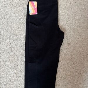 Yummie Cropped Black Leggings